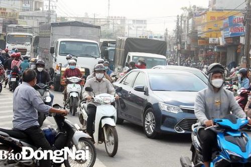 Đường sá đông đúc ngày cuối nghỉ giỗ Tổ Hùng Vương