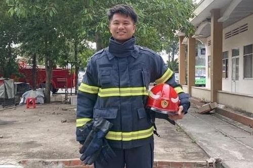 'Khi tôi lao xuống biển, vợ tôi hô: Ngoài kia còn có người nữa'