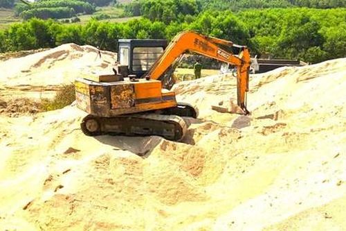 Khai thác hơn 1.000m3 cát lậu, bị phạt 175 triệu đồng