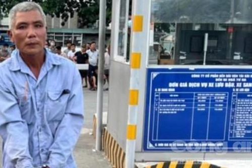 Tài xế xe ôm đâm chết chủ xe khách trong bến xe Ngã Tư Ga đã bị bắt