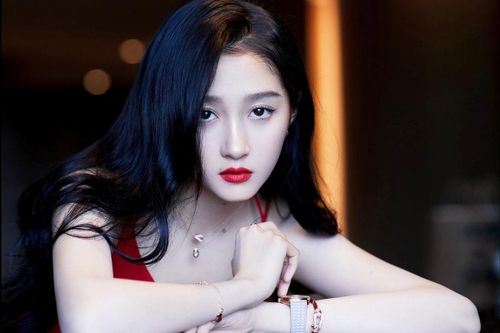Quan Hiểu Đồng trượt dốc