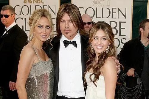 Cha mẹ của Miley Cyrus ly hôn