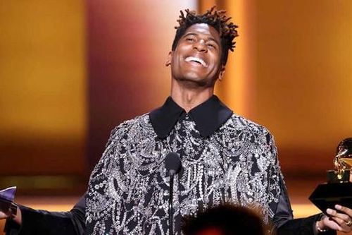 Giải Oscar và Grammy đang trở nên tích cực hơn