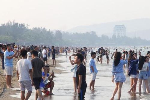 Bùng nổ lượng khách dịp giỗ Tổ: Khởi đầu đẹp cho mùa du lịch hậu COVID