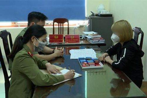 Triệt phá đường dây làm giả giấy khám sức khỏe, giấy xét nghiệm COVID-19