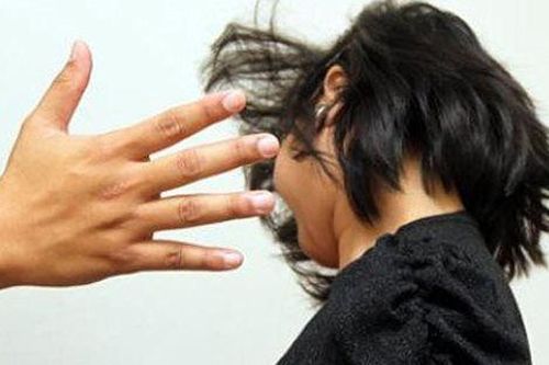 Tuyên Quang: Tạm giữ người chồng tát vợ dẫn đến tử vong