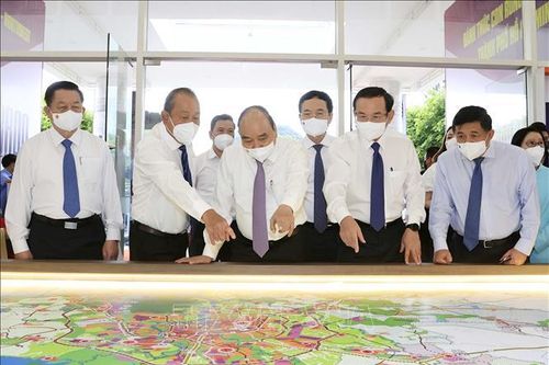 Chủ tịch nước dự Hội nghị xúc tiến đầu tư vào Hóc Môn và Củ Chi