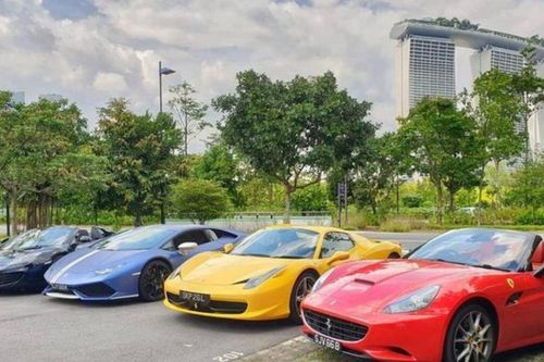 Giá mỗi suất đăng ký ô tô tại Singapore lên mức kỷ lục