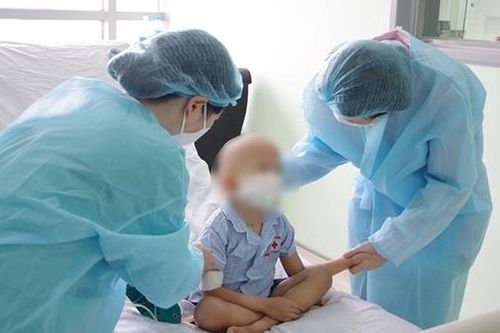 Những em bé được hồi sinh nhờ ghép gan