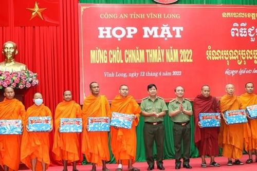 Họp mặt các sư sãi, người có uy tín tiêu biểu nhân dịp Tết Chôl Chnăm Thmây