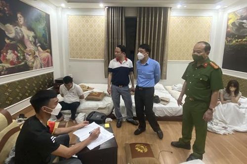Gần 200 đối tượng vào khách sạn chơi ma túy