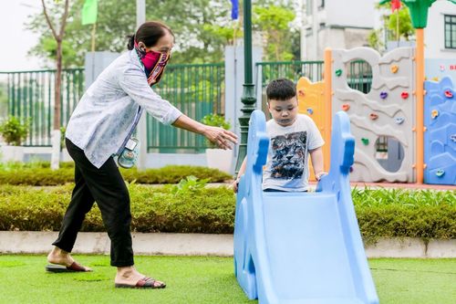 Mở cửa lại trường mầm non: Trả lương gấp đôi vẫn không tuyển được giáo viên