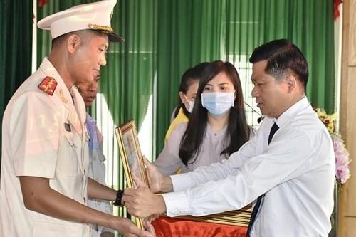 Chủ tịch nước tặng Huân chương cho Đại úy Thái Ngô Hiếu