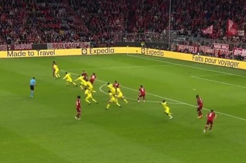 Bayern dính bẫy như MU khi 7 cầu thủ việt vị cùng lúc