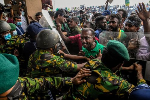 Điều gì đẩy Sri Lanka vào tình cảnh vỡ nợ?