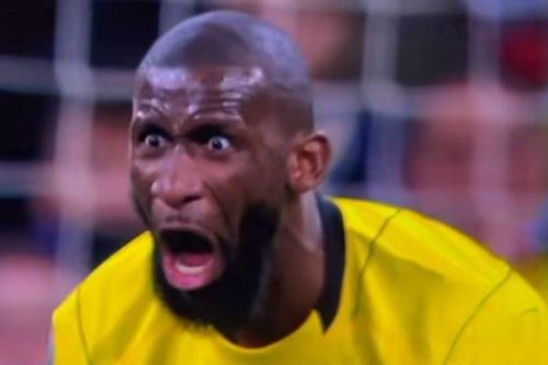 Kante làm đồng đội nổi giận sau pha mất bóng