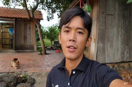 YouTuber 'nghèo nhất Việt Nam' bồi hồi khi nhắc về ngôi nhà cũ