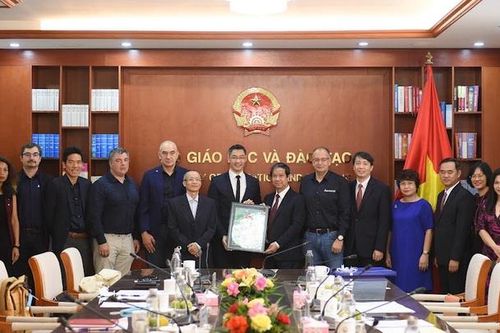 Thúc đẩy mạnh mẽ hợp tác giáo dục - đào tạo giữa Việt Nam với Thụy Sĩ, CHLB Đức