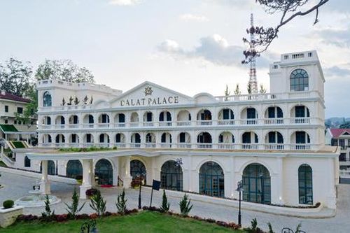 Dalat Palace - Khách sạn lâu đời bậc nhất thành phố ngàn hoa