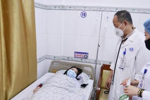 Khỏi COVID-19 2 ngày, người phụ nữ rơi vào mất ý thức, co giật