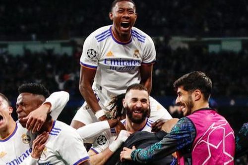 Real biến Chelsea thành cựu vương trong ngày Benzema rực sáng