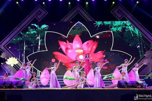 Lễ hội Làng Sen năm 2022 được tổ chức quy mô cấp tỉnh, diễn ra trong 3 ngày