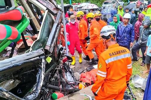 Tai nạn giao thông thảm khốc tại Indonesia khiến 16 người thiệt mạng
