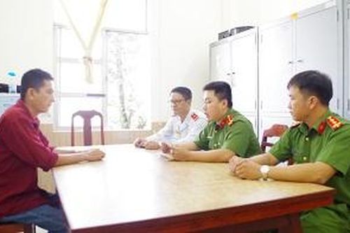 Cần Thơ: Phạt 3 triệu đồng lái tàu sách nhiễu khách