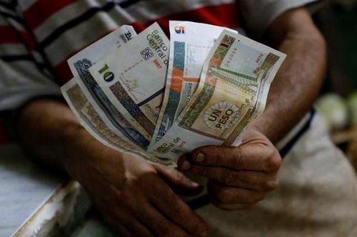 Cuba cho phép chuỗi bán lẻ tự định giá bằng nội tệ