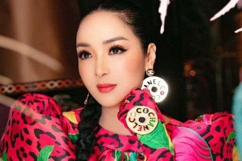 3 hoa hậu chưa người kế nhiệm cùng ngồi 'ghế nóng'