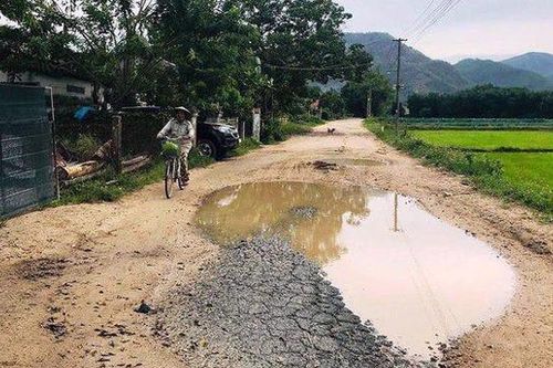 Hối thúc giải quyết dứt điểm các tồn tại suốt 4 năm tại cao tốc Đà Nẵng-Quảng Ngãi khiến người dân bức xúc