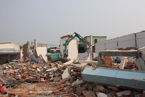 Phường Phước Long ra quân cưỡng chế các công trình sai phạm