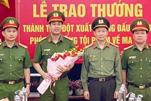 Thưởng nóng các tập thể, cá nhân phá án ma túy