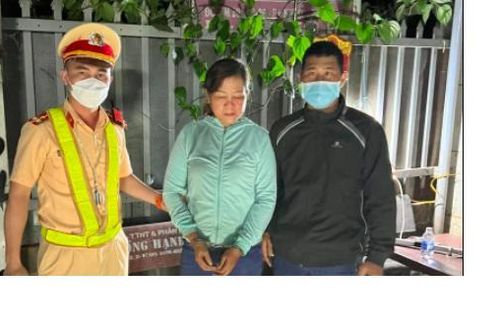 CSGT bắt đối tượng truy nã đang trên đường bỏ trốn