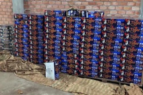 Bắt vụ vận chuyển bia Tiger, nước Redbull lậu từ Campuchia về Việt Nam