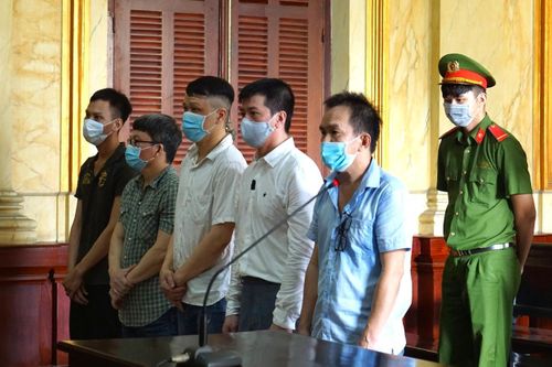 Cựu cán bộ công an bảo kê, góp vốn mở sòng bạc bị phạt 4 năm 6 tháng tù
