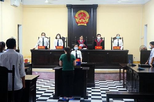 'Nữ quái' trộm sổ đỏ của cha đi lừa đảo