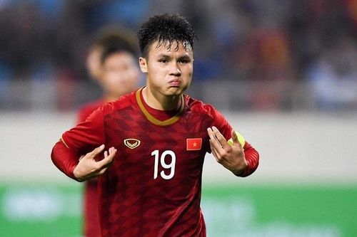Quang Hải vẫn được giữ số áo 19 ở đội bóng mới