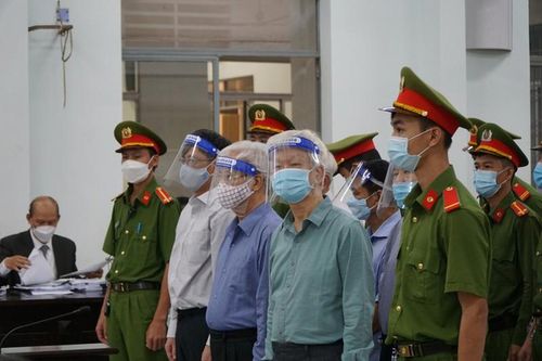 2 cựu Chủ tịch tỉnh Khánh Hòa bị tuyên án tổng cộng 10 năm tù