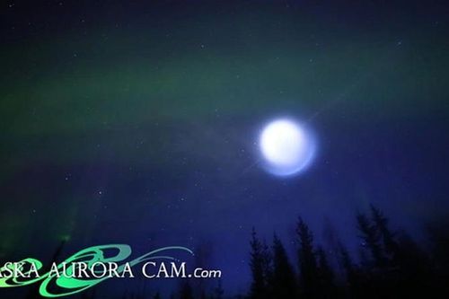 Thực hư quả cầu xanh lam nghi UFO 'oanh tạc' bầu trời Alaska