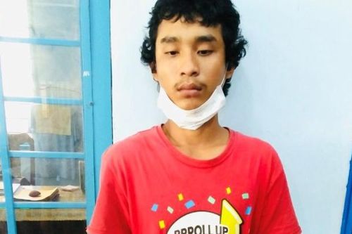 Gã côn đồ dùng dao tấn công khiến nhiều người trọng thương
