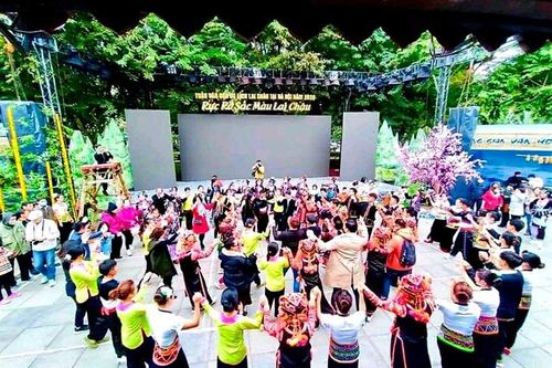 Gắn kết di sản văn hóa với phát triển kinh tế du lịch