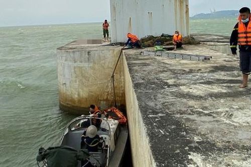Đà Nẵng: Phát hiện thi thể người đàn ông dưới mố cầu Thuận Phước
