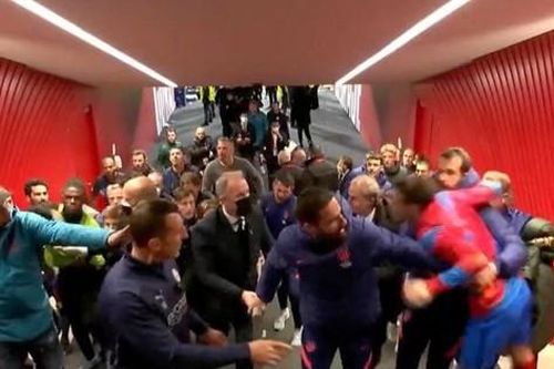 Atletico Madrid và Man City hỗn chiến từ ngoài sân vào đến đường hầm