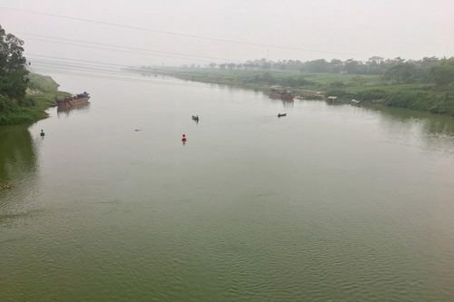 Tìm kiếm người phụ nữ nghi nhảy cầu Đô Lương tự vẫn