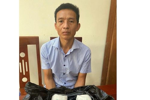 Bắt con nghiện 'cõng' 4.000 viên ma túy về bán lẻ