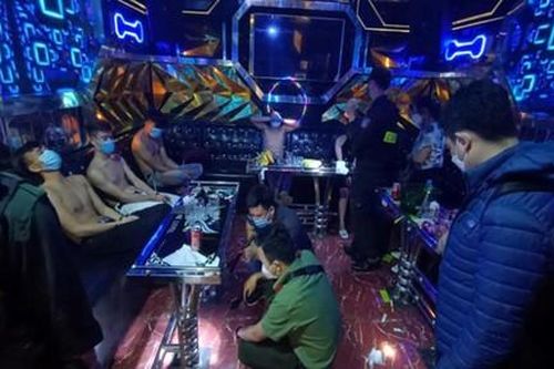 Triệt xóa tụ điểm ma túy tại quán karaoke Level