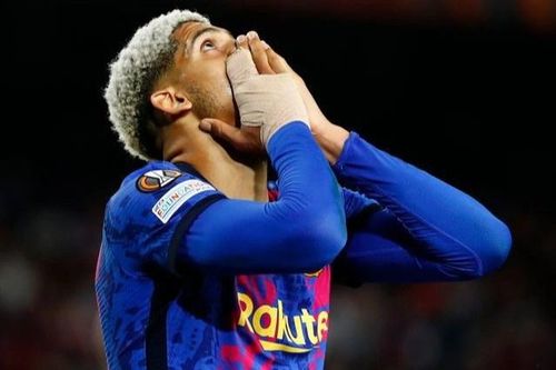 Barca và cảnh tượng đáng xấu hổ ở Camp Nou
