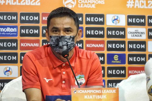 Kiatisuk: 'Chúng tôi sẽ chơi hết mình trước Yokohama'