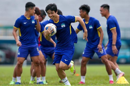 Công Phượng và các đồng đội thoải mái trước trận gặp á quân J1 League